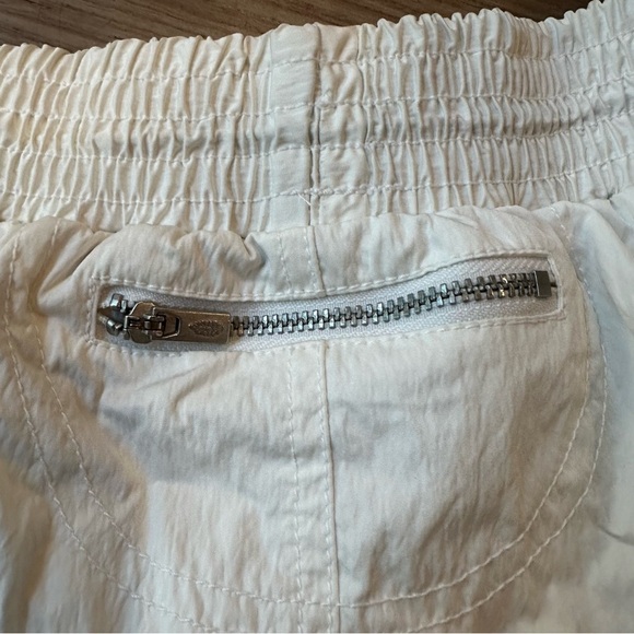 Free people movement women’s white cinch shorts size XS athletic lined crinkle - Picture 5 of 10